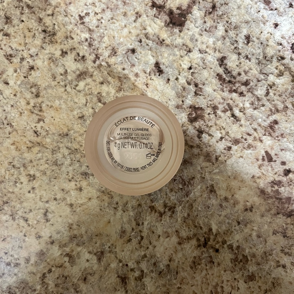 *SOLD* new without Box Gucci Face Gloss - Picture 3 of 3